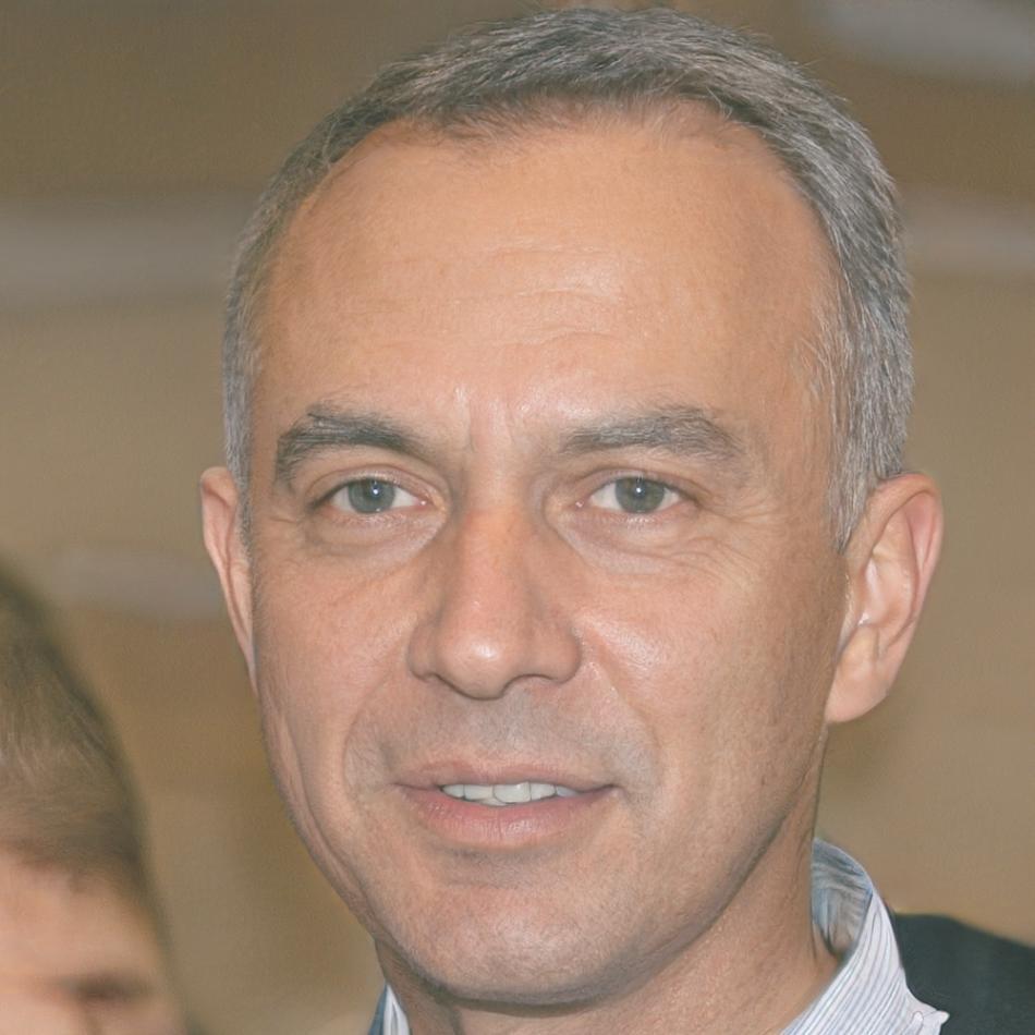 Portrait d'Apollinaire Duvernois, spécialiste en stratégie financière